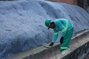 Leia mais sobre o artigo Prefeitura de Manaus avança com obra de contenção na avenida Mário Ypiranga Monteiro, que já atinge 65% de execução do projeto 