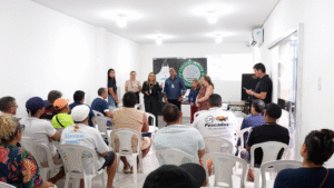 Leia mais sobre o artigo Visa Manaus promove capacitação sobre boas práticas sanitárias para comerciantes de pescado