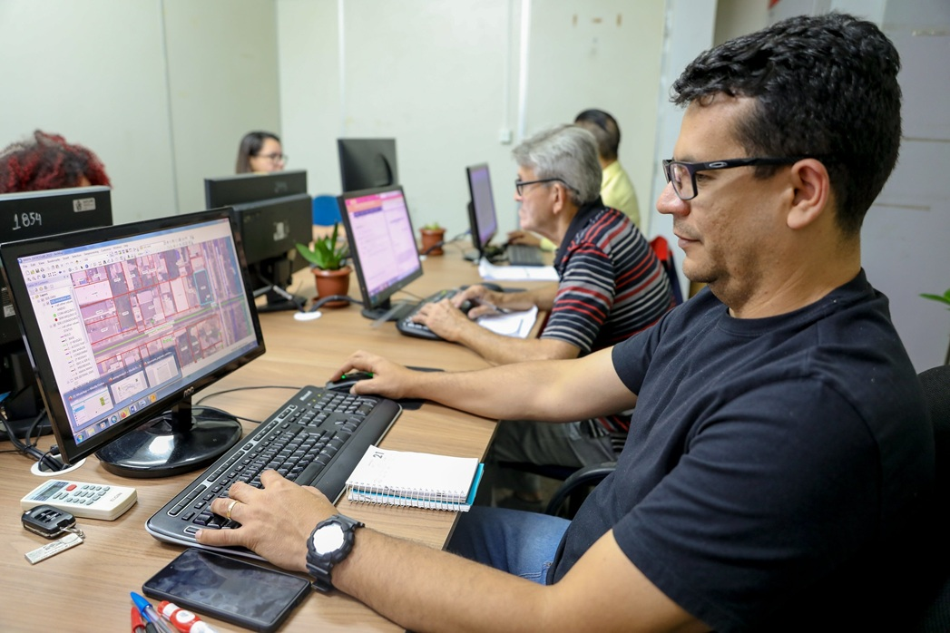 No momento, você está visualizando De validação de numeração a certidões de endereço, Prefeitura de Manaus atua na segurança jurídica e padronização de vias públicas