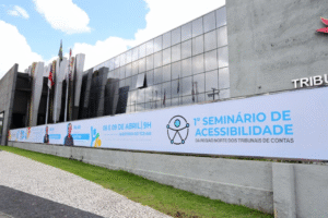 Leia mais sobre o artigo TCE-AM leva serviços e orientação a pessoas com deficiência em seminário inédito