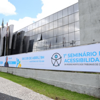 TCE-AM leva serviços e orientação a pessoas com deficiência em seminário inédito