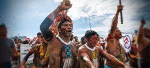 Leia mais sobre o artigo Paradoxos da Resistência: O Papel Ambiental e a Vulnerabilidade das Terras Indígenas no Brasil