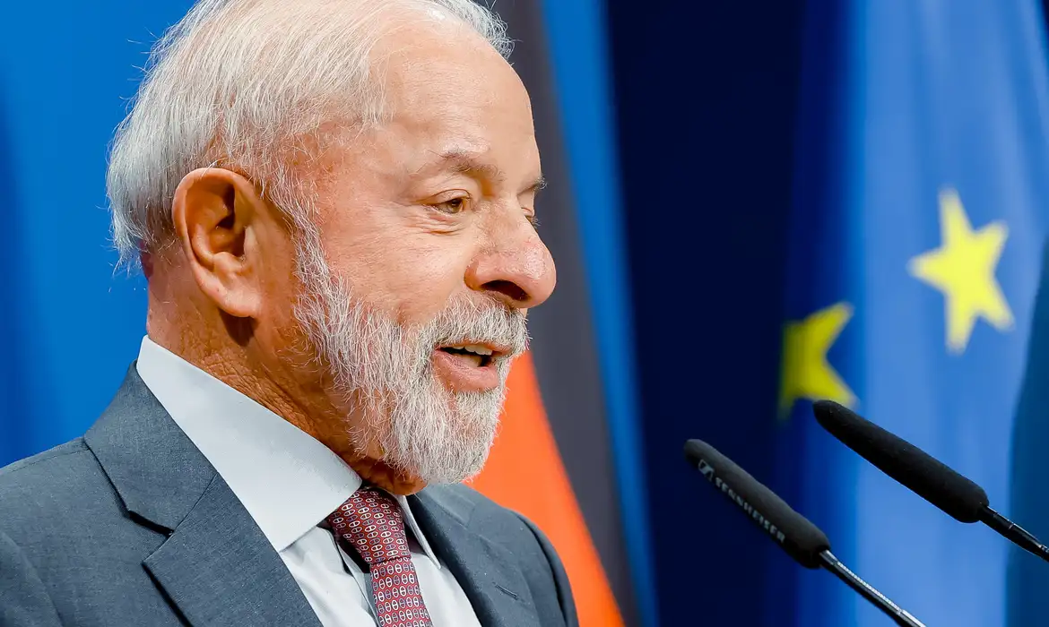 Lula defende presença da África do Sul no G20 e questiona prerrogativa dos EUA