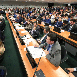 CCJ retoma debate sobre jornada de trabalho e fim da escala 6×1