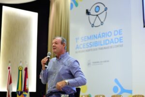 Leia mais sobre o artigo Lars Grael inspira com história de superação em seminário de acessibilidade no Amazonas