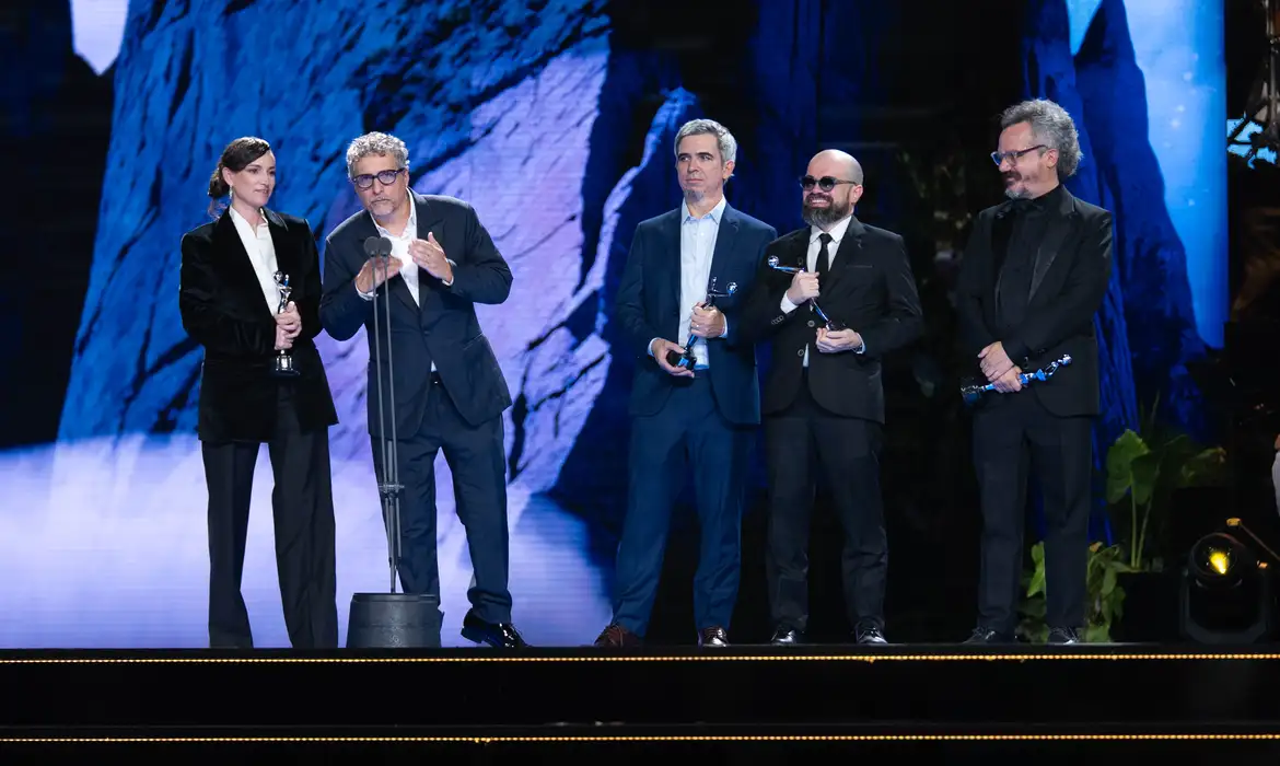 No momento, você está visualizando Brasil é o grande protagonista dos Prêmios Platino com vitórias históricas de Kleber Mendonça Filho e Wagner Moura