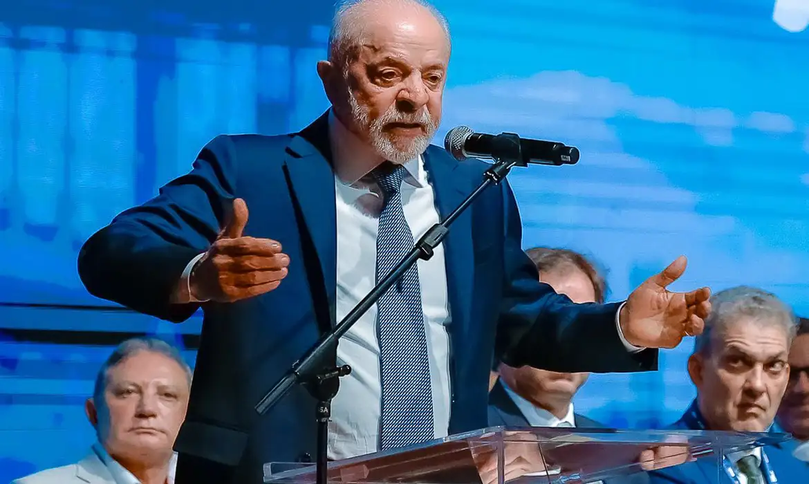 No momento, você está visualizando Gargalo no Crédito: Lula cobra da Caixa raio-X sobre baixa procura pelo Reforma Casa Brasil