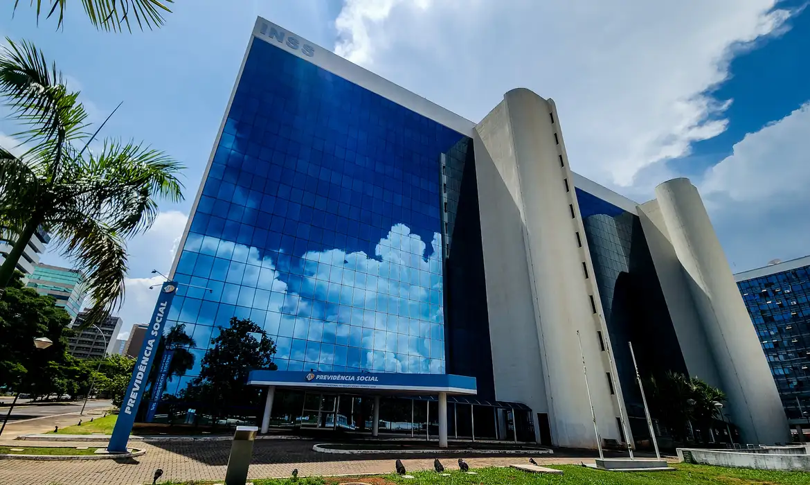 No momento, você está visualizando Fim da linha: STF barra manobra e encerra em definitivo disputa sobre “Revisão da Vida Toda”