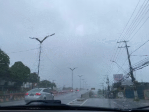 Leia mais sobre o artigo Chuva severa deixa rastro de alagamentos e ameaça de desabamento em Manaus