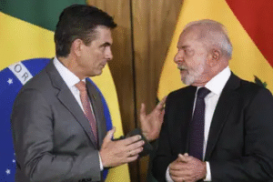 Leia mais sobre o artigo Força Aérea Brasileira fará ponte aérea para combater desabastecimento na Bolívia