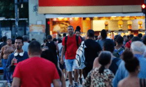 Leia mais sobre o artigo Mercado de trabalho: desocupação sobe para 5,8% em abril, mas recua no confronto anual