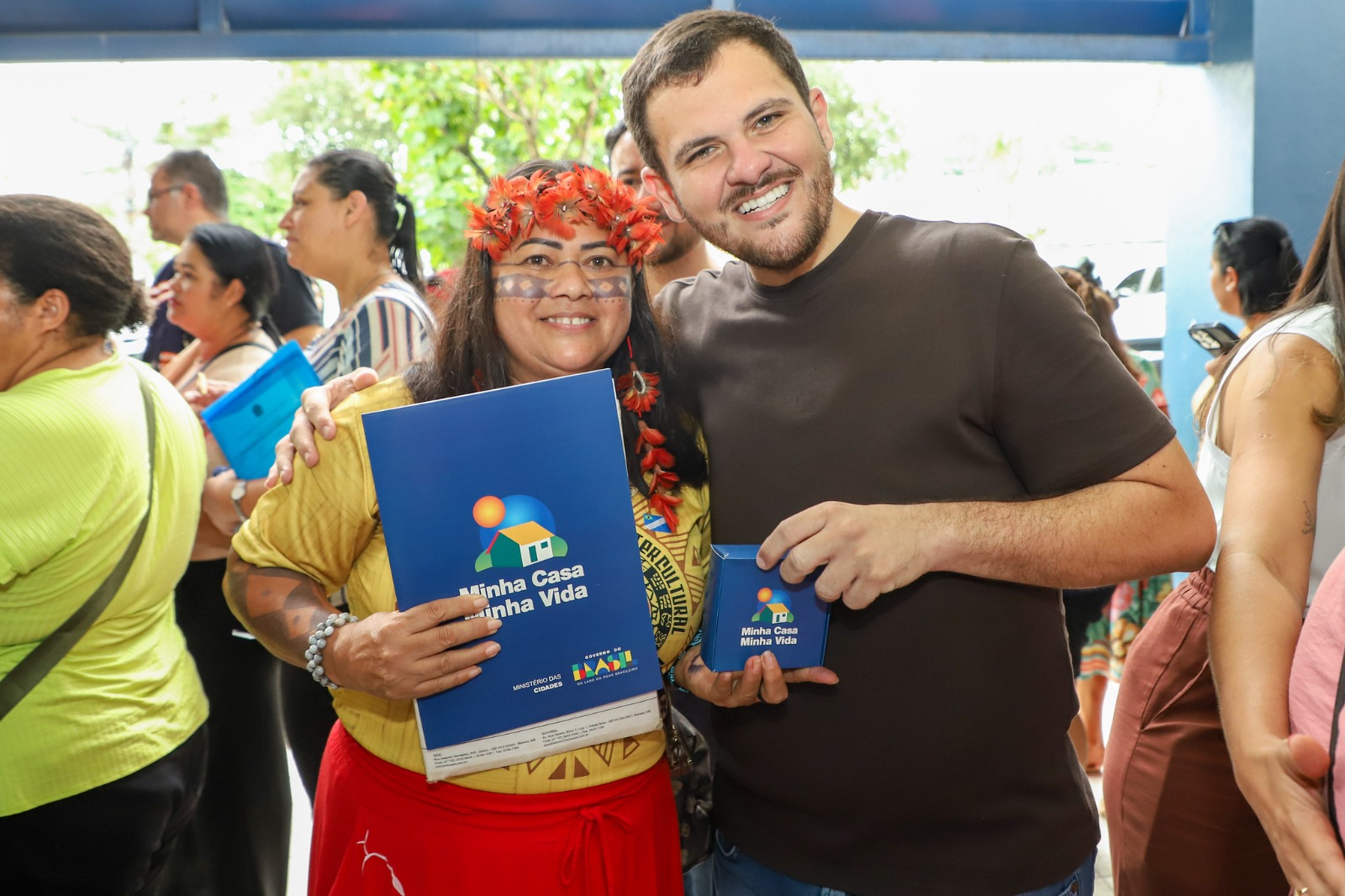 Sonho da casa própria: 576 famílias de Manaus recebem chaves de novos residenciais no Tarumã-Açu