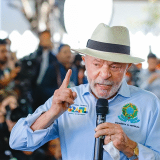 Em Sergipe, Lula defende controle estatal e critica privatizações do setor de energia