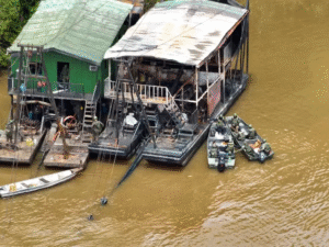 Leia mais sobre o artigo Ofensiva contra o garimpo: 50 dragas são destruídas durante a Operação Ágata Amazônia 2026