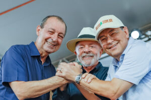 Leia mais sobre o artigo BR-319 sai do papel: Lula assina ordem de serviço histórica e Amazonas vive dia decisivo após décadas de abandono