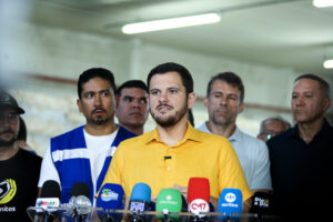 Leia mais sobre o artigo Manaus estende a mão à Venezuela: Prefeito Renato Júnior envia ajuda humanitária às vítimas de terremoto em força-tarefa com a FAB
