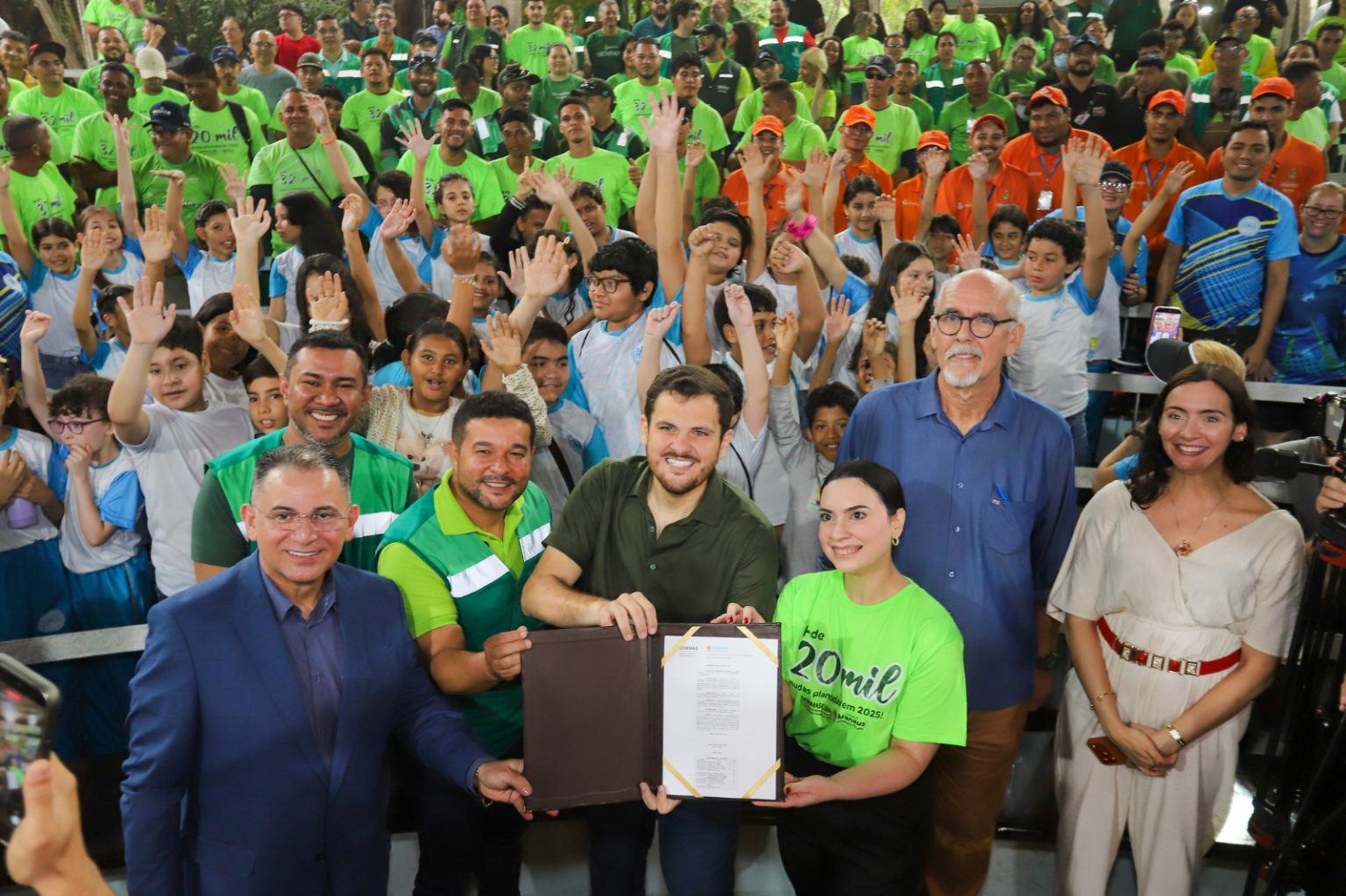No momento, você está visualizando Manaus amplia investimentos ecológicos com o “Junho Verde” e reforça equipe da Semmas após uma década