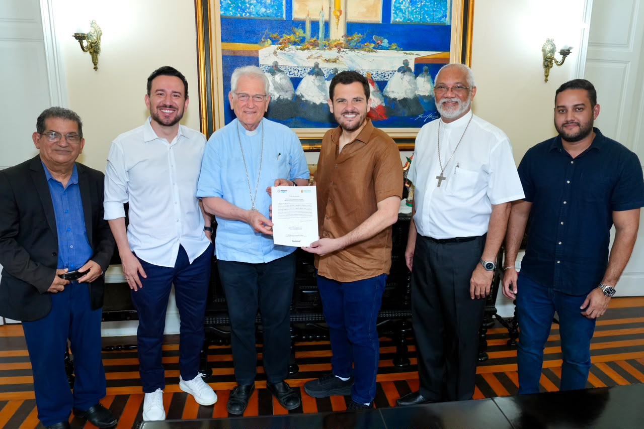 No momento, você está visualizando Prefeitura de Manaus regulariza imóveis da Arquidiocese e abre atendimento para outras instituições religiosas
