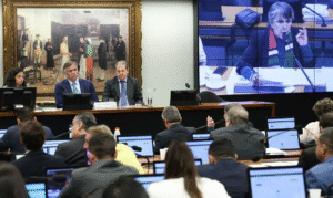 Leia mais sobre o artigo CCJ da Câmara aprova PEC que reduz maioridade penal para 16 anos