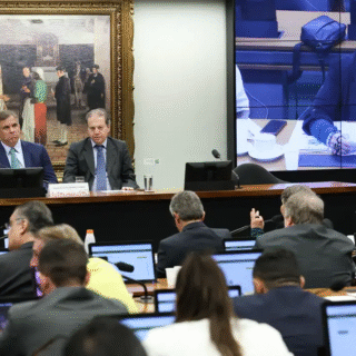 CCJ da Câmara aprova PEC que reduz maioridade penal para 16 anos