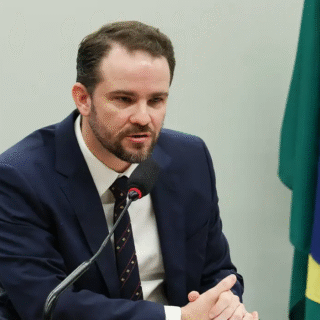 Ministro da Fazenda adverte contra “quarto Poder” em debate sobre autonomia total do Banco Central