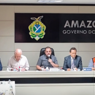 Amazonas antecipa combate à estiagem e anuncia pagamento do 13º salário