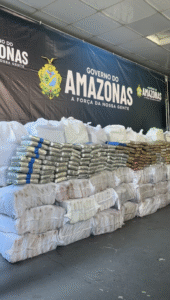 Leia mais sobre o artigo Operação policial apreende 2,5 toneladas de entorpecentes no Rio Solimões