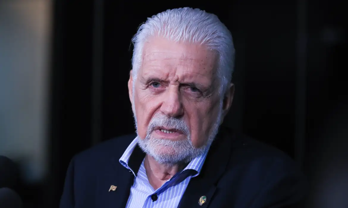 No momento, você está visualizando Sob investigação da PF, Jaques Wagner deixa liderança do governo no Senado para focar em 2026