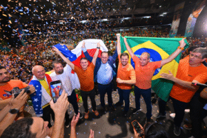Leia mais sobre o artigo Com 12 mil pessoas, Avante faz demonstração de força em Manaus e lança Augusto Cury ao Planalto