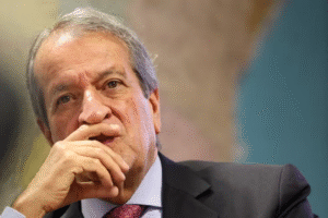 Leia mais sobre o artigo Racha na Família Bolsonaro: Valdemar Costa Neto interrompe viagem internacional para conter crise interna no PL