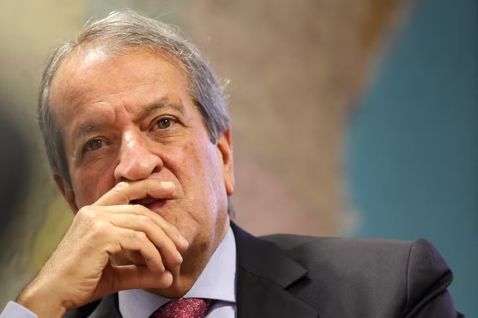 No momento, você está visualizando Racha na Família Bolsonaro: Valdemar Costa Neto interrompe viagem internacional para conter crise interna no PL