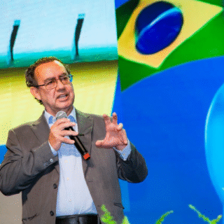 Em Manaus, Augusto Cury aponta Zona Franca como maior exemplo global de conservação ambiental