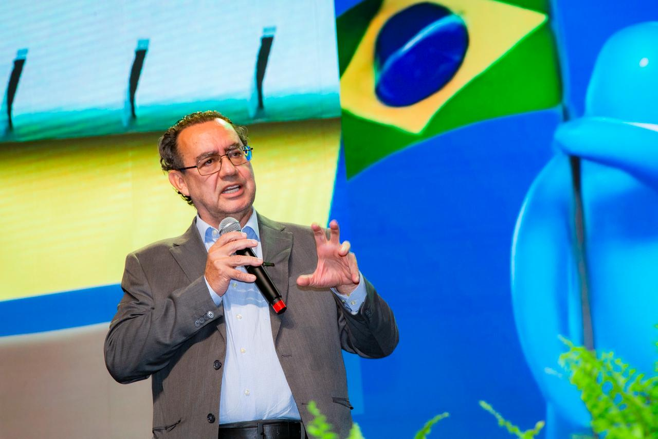 No momento, você está visualizando Em Manaus, Augusto Cury aponta Zona Franca como maior exemplo global de conservação ambiental