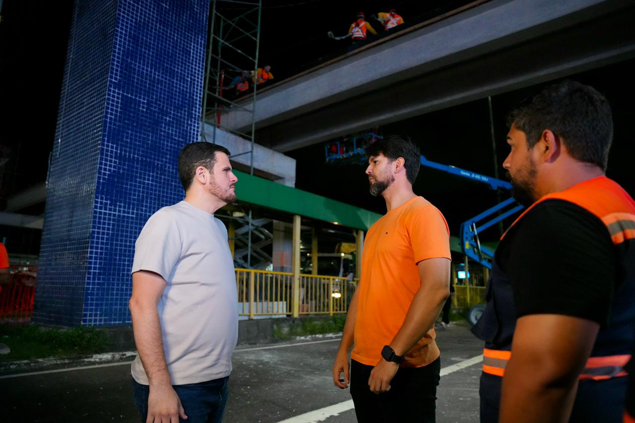 No momento, você está visualizando Nova passarela da Torquato Tapajós entra em fase de concretagem e ganha mais altura para evitar acidentes