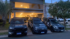 Leia mais sobre o artigo OPERAÇÃO PRENDE ESTAGIÁRIO DO MP DE SP E UM CHEFE INVESTIGADOR DA POLÍCIA CIVIL E UM EX-POLÍCIAL CIVIL COMO SUSPETIOS EM ESQUEMA DE VAZAMENTO DE INFORMAÇÕES E EXTORSÃO NO INTERIOR DE SP