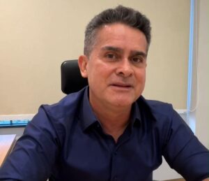 Leia mais sobre o artigo David Almeida questiona transferência de R$ 100 milhões da UEA para a Amazonprev