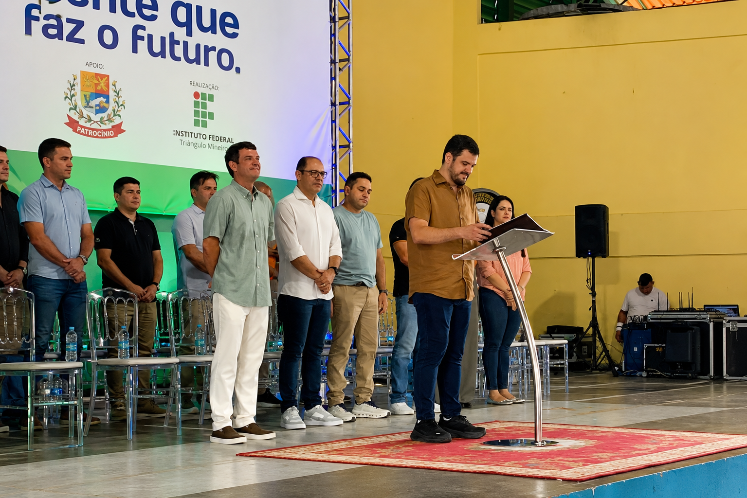 No momento, você está visualizando Mais de mil agentes de saúde se formam em Manaus, e prefeito Renato Júnior sanciona valorização para servidores da Semsa