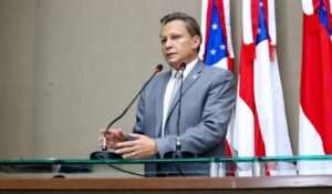 Leia mais sobre o artigo Adjuto Afonso é eleito presidente da Aleam com 19 votos e promete independência: “Esta Casa não será um puxadinho do Governo”
