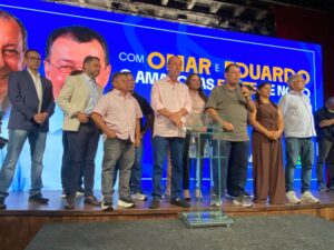 Leia mais sobre o artigo Público lota Teatro Manauara em lançamento do Plano Estratégico de Omar Aziz: “O Amazonas não pode mais esperar”