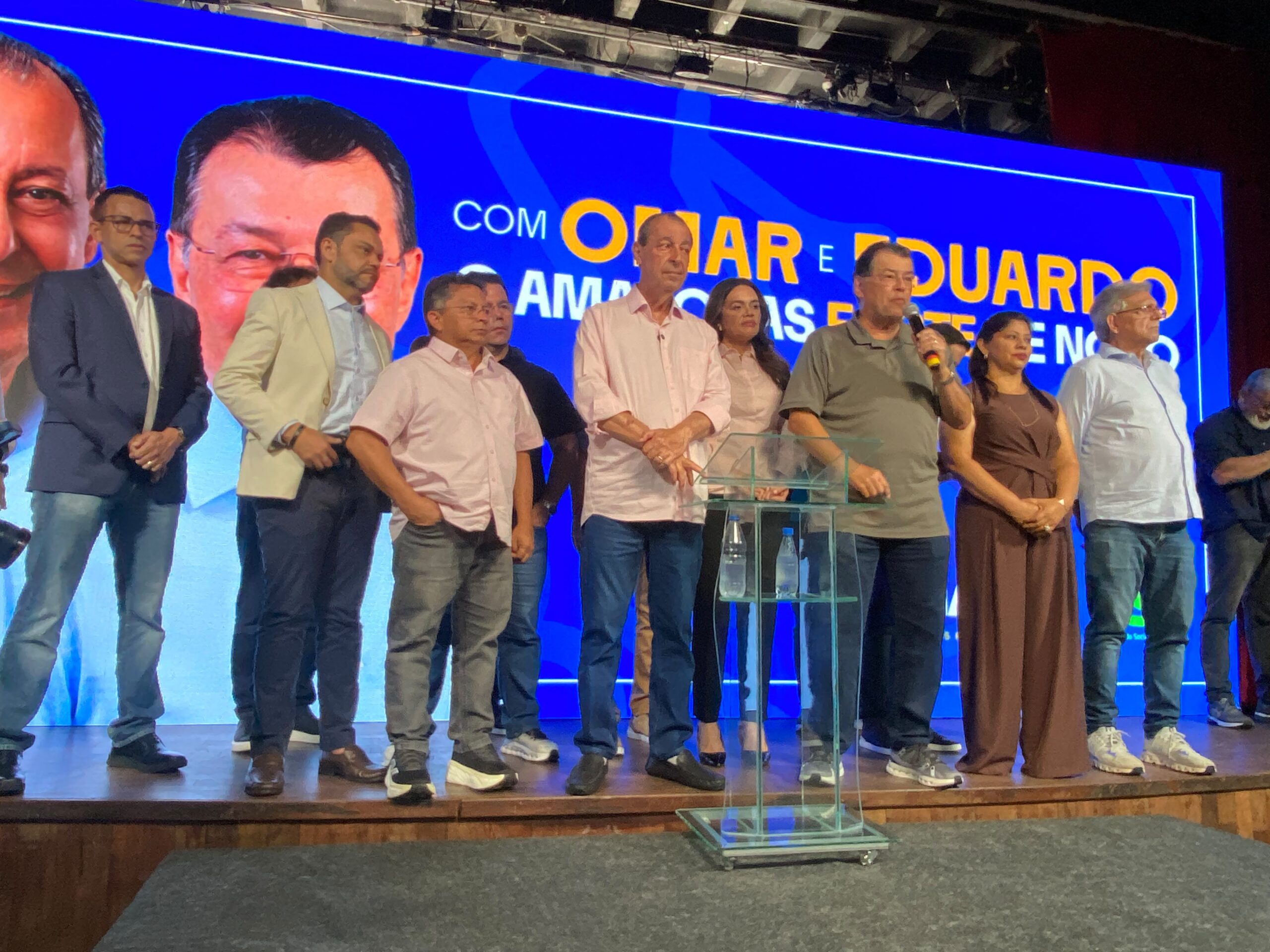 No momento, você está visualizando Público lota Teatro Manauara em lançamento do Plano Estratégico de Omar Aziz: “O Amazonas não pode mais esperar”