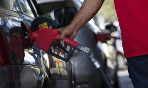 Leia mais sobre o artigo Decisão Adiada: Mistura de 32% de Etanol na Gasolina Entra em Compasso de Espera