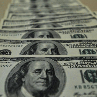 Dólar tem nova queda e renova menor valor do mês a R$ 5,07; Ibovespa opera no zero a zero