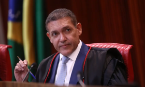 Leia mais sobre o artigo Justiça Eleitoral convoca corpo diplomático para reafirmar segurança do voto eletrônico
