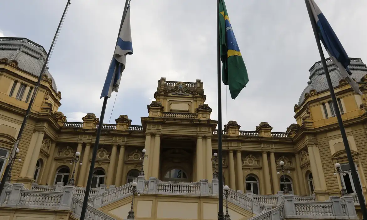 No momento, você está visualizando Quem assume o Rio? STF define data para julgar disputa pelo governo fluminense