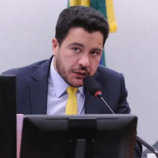 Proteção Digital: Câmara avança com regras para exibição de crianças e adolescentes na internet
