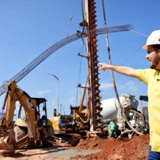 Obras do complexo viário “Passarão” entram em fase decisiva com transporte de grandes estruturas na zona Oeste