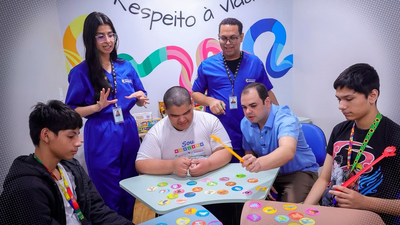 No momento, você está visualizando Promessa de Campanhas no AM: Projeto do Governo Prevê Secretaria Exclusiva para o Autismo e Auxílio de R$ 500 para Mães Atípicas