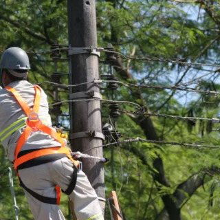 Manutenção na rede elétrica afeta bairros de Manaus e comunidades rurais nesta segunda-feira (17)