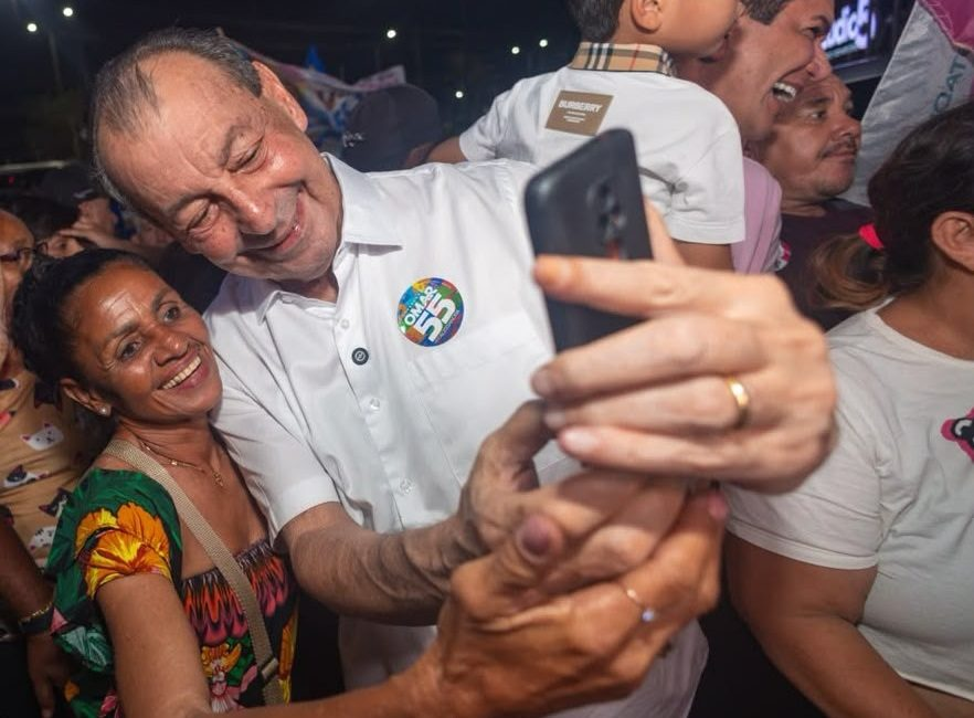 No momento, você está visualizando Cenário Eleitoral no Amazonas: Pesquisa Realtime Big Data Aponta Omar Aziz na Liderança