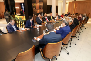 Leia mais sobre o artigo Parceria institucional: Prefeitura e TJ-AM discutem projetos de infraestrutura e desenvolvimento urbano em Manaus